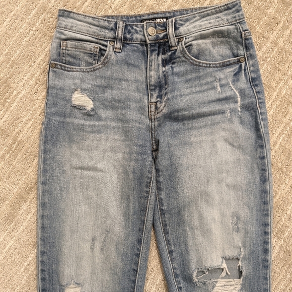 Mid rise distressed jeans size 0 - Picture 2 of 3